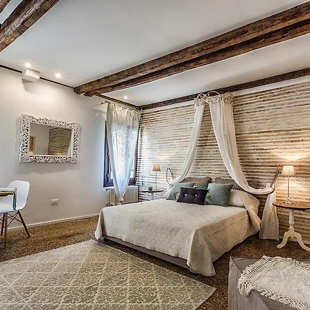 Dream House Apartment