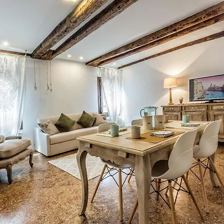Dream House Апартаменты *